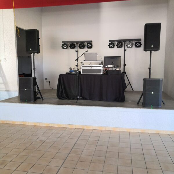 Sonorisation deux enceintes deux basses puissance totale 3100w rms amplifié  